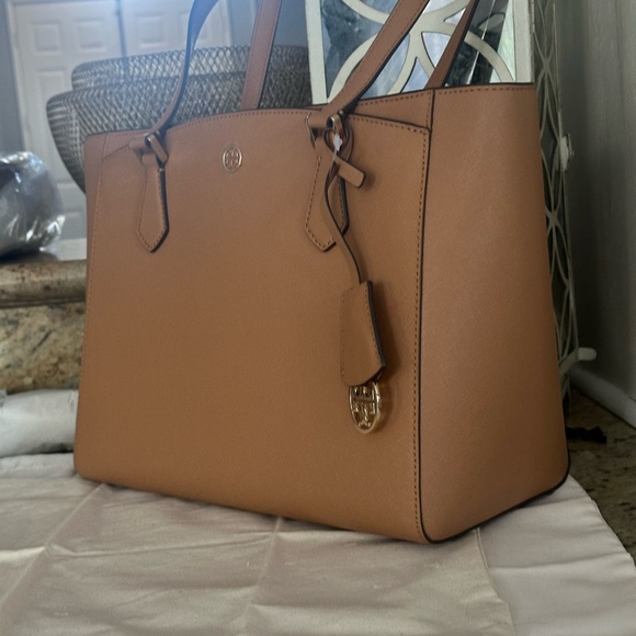 NEW NWT Tory Burch Robinson Small Tote Double Zip Tote Black Purse - Picture 4 of 11